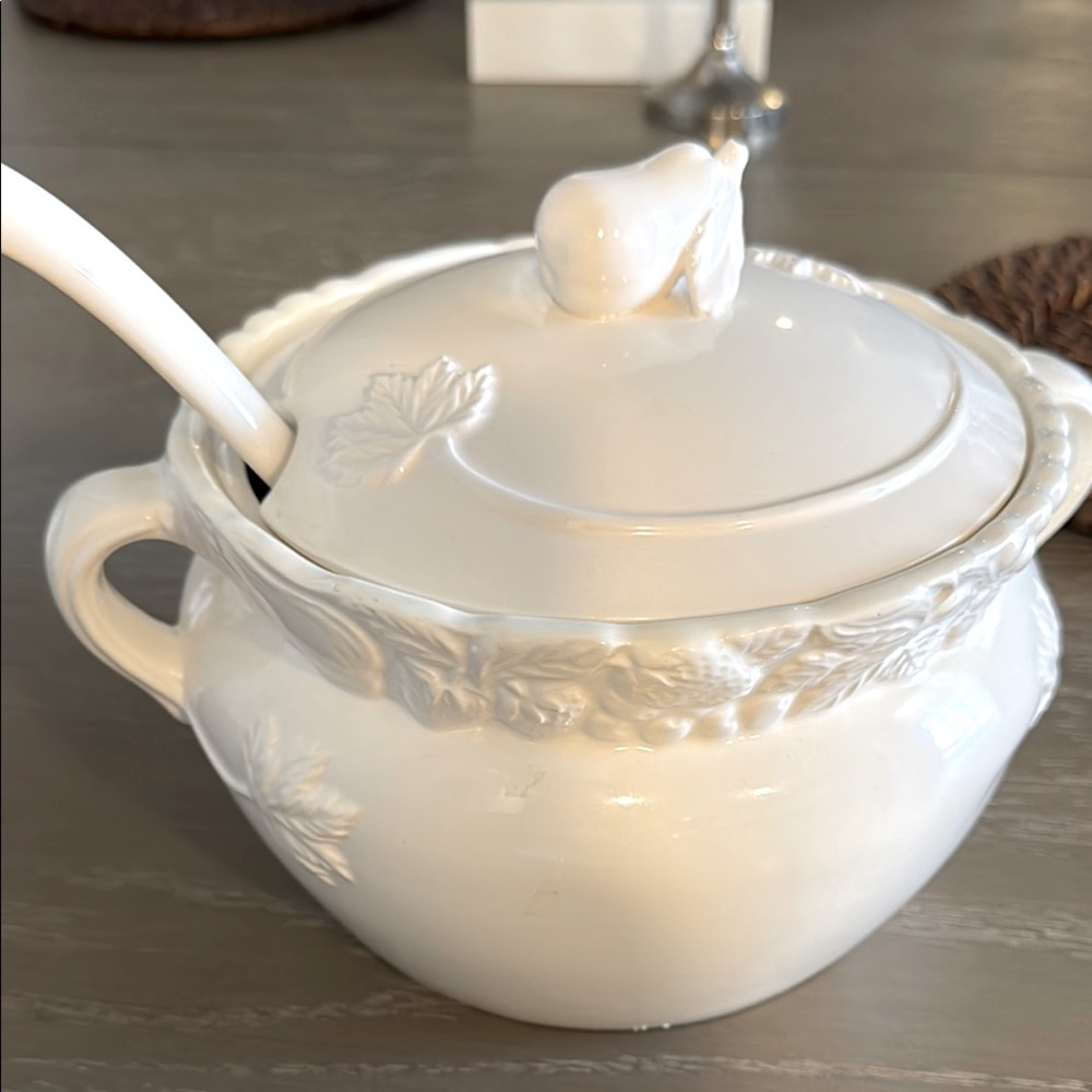 VINTAGE SOUP TUREEN WITH LADLE JAPAN